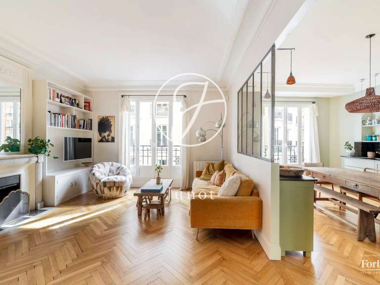Appartement Paris 18e - 3 chambres - 121m²