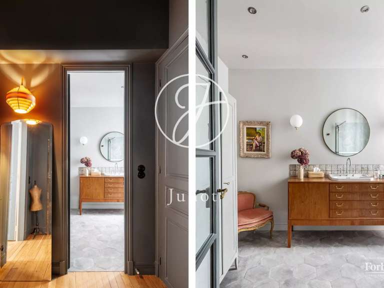 Appartement Paris 18e - 3 chambres - 121m²