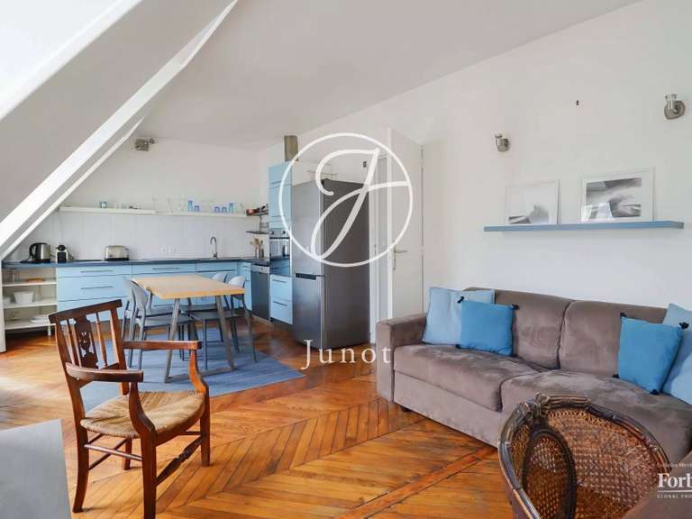 Appartement Paris 18e - 3 chambres - 78m²