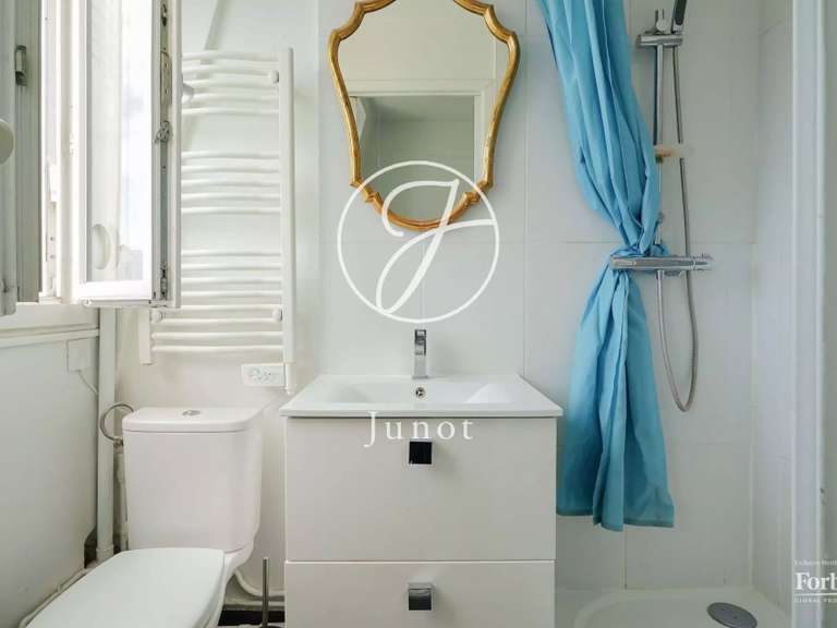 Appartement Paris 18e - 3 chambres - 78m²