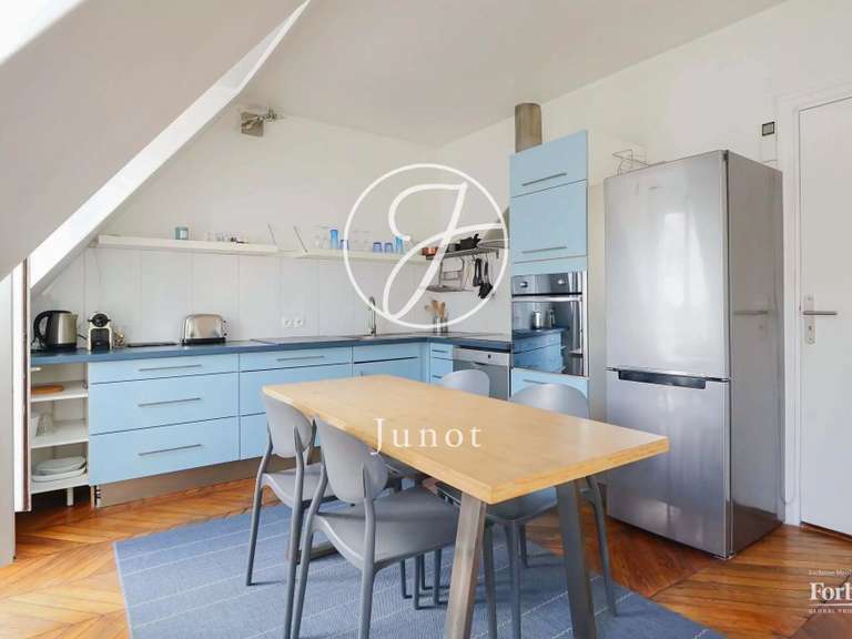 Appartement Paris 18e - 3 chambres - 78m²