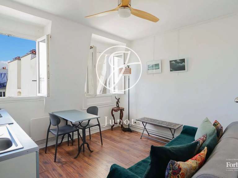 Appartement Paris 18e - 3 chambres - 78m²