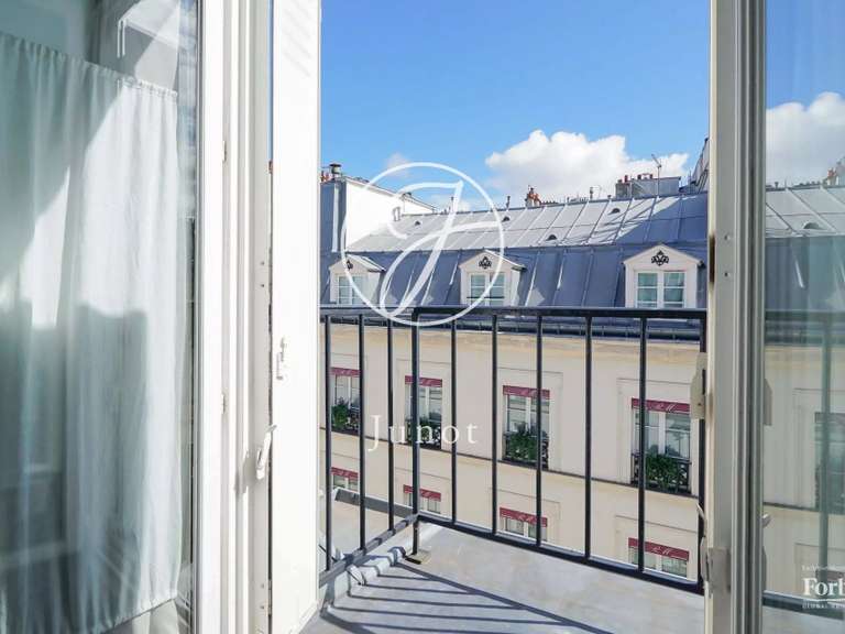 Appartement Paris 18e - 3 chambres - 78m²