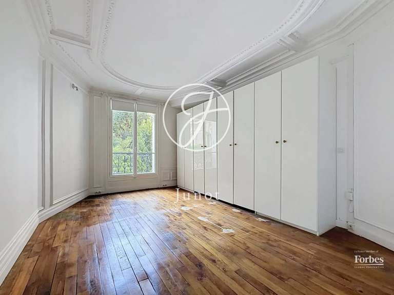 Appartement Paris 18e - 3 chambres - 114m²