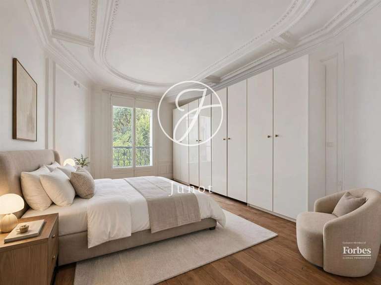 Appartement Paris 18e - 3 chambres - 114m²