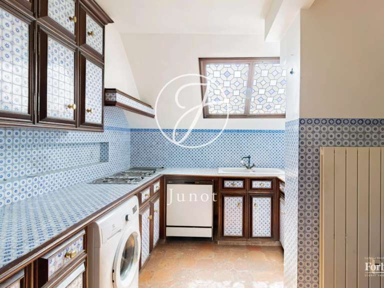 Appartement Paris 18e - 3 chambres - 145m²
