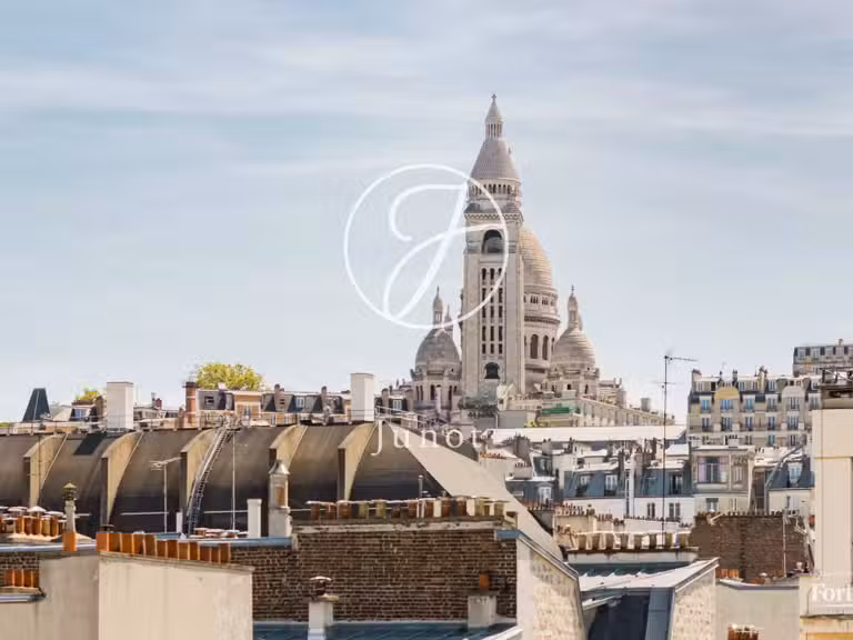Appartement Paris 18e - 3 chambres - 145m²