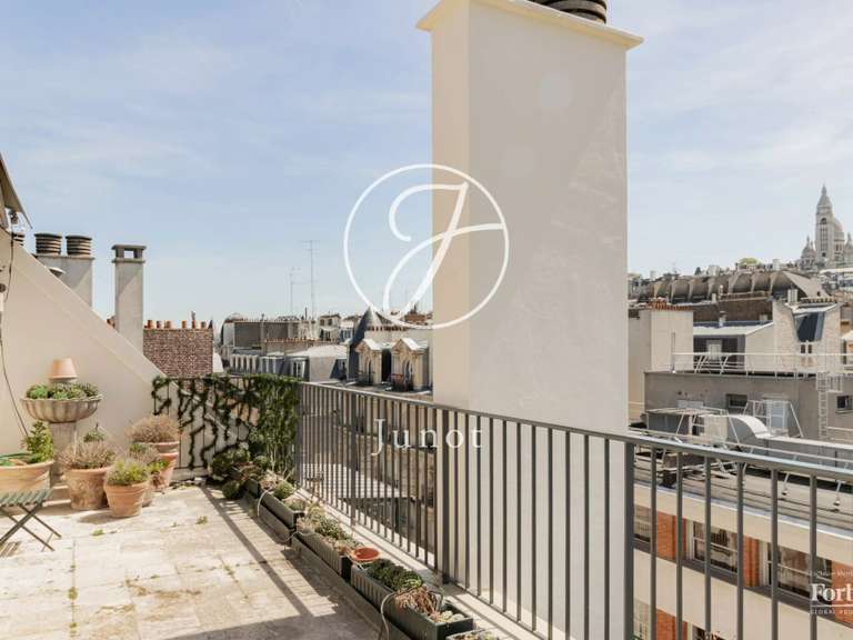 Appartement Paris 18e - 3 chambres - 145m²