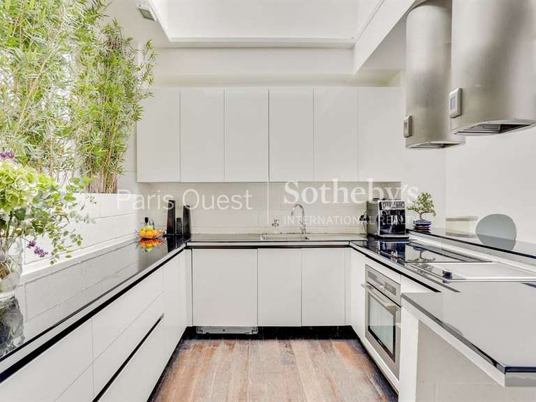 Apartment Paris 18e - 7 bedrooms - 322m²