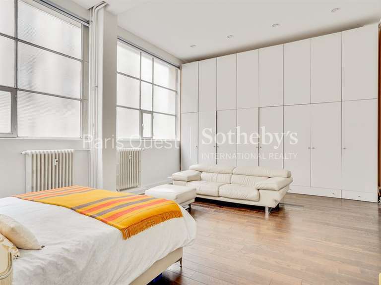 Apartment Paris 18e - 7 bedrooms - 322m²