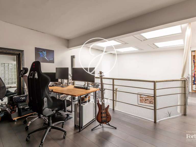 Appartement Paris 18e - 2 chambres - 141m²