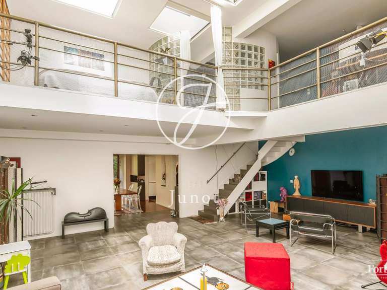Appartement Paris 18e - 2 chambres - 141m²