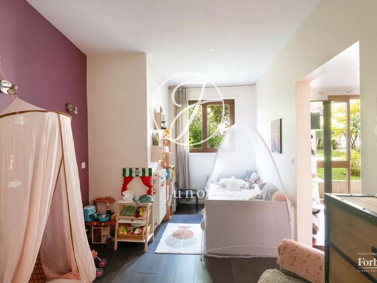 Appartement Paris 18e - 2 chambres - 141m²