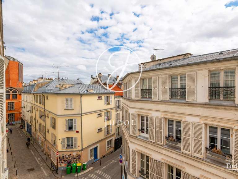 Appartement Paris 18e - 3 chambres - 129m²
