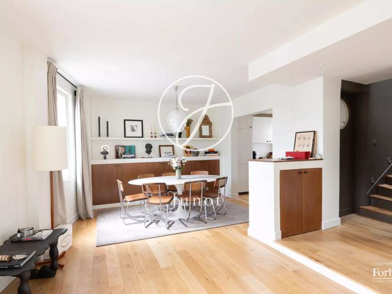 Appartement Paris 18e - 3 chambres - 129m²