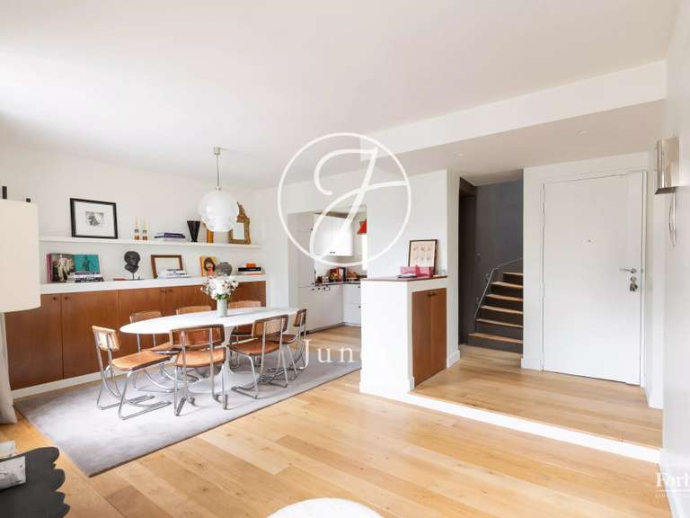 Appartement Paris 18e - 3 chambres - 129m²
