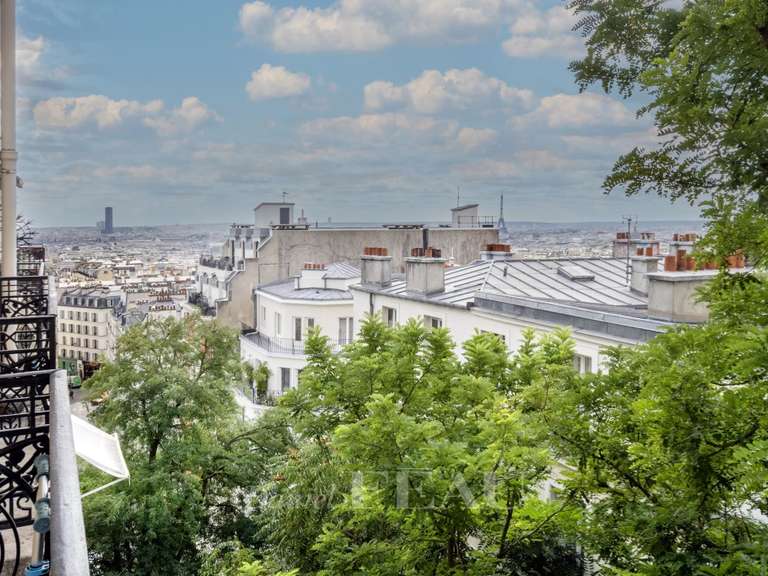 Appartement Paris 18e - 3 chambres - 110m²
