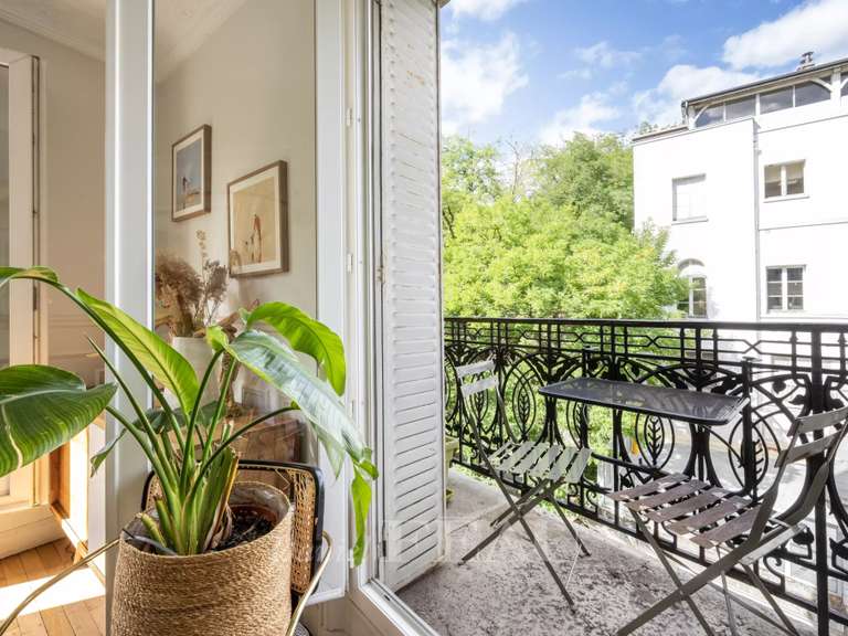 Appartement Paris 18e - 3 chambres - 110m²