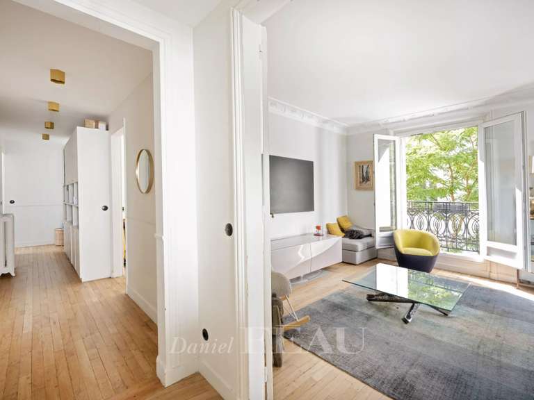 Appartement Paris 18e - 3 chambres - 110m²