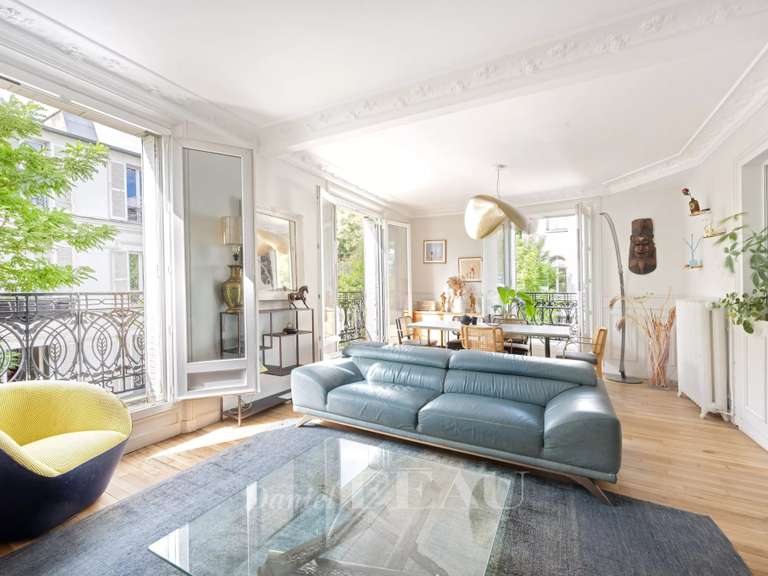 Appartement Paris 18e - 3 chambres - 110m²