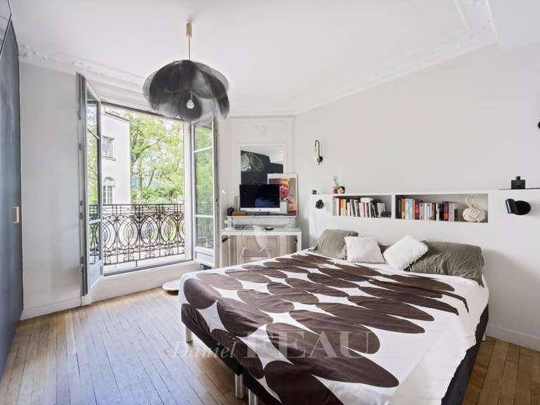 Appartement Paris 18e - 3 chambres - 110m²