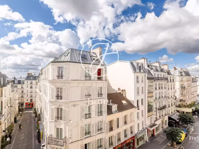 Appartement Paris 18e - 4 chambres - 114m²