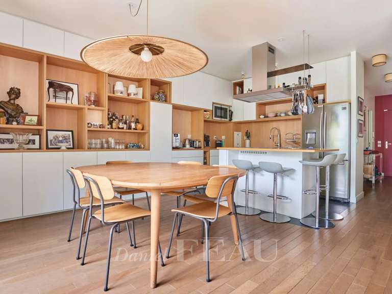 Appartement Paris 18e - 2 chambres - 83m²