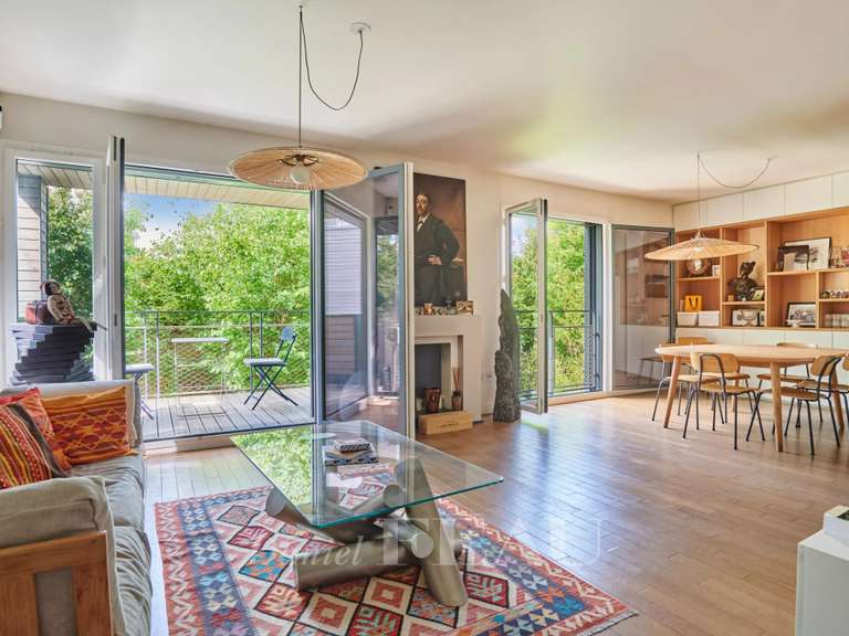 Appartement Paris 18e - 2 chambres - 83m²