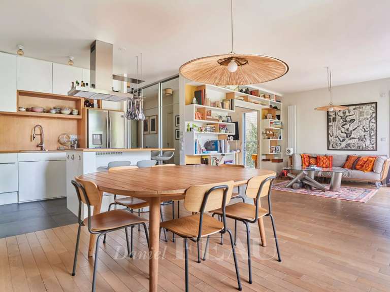 Appartement Paris 18e - 2 chambres - 83m²