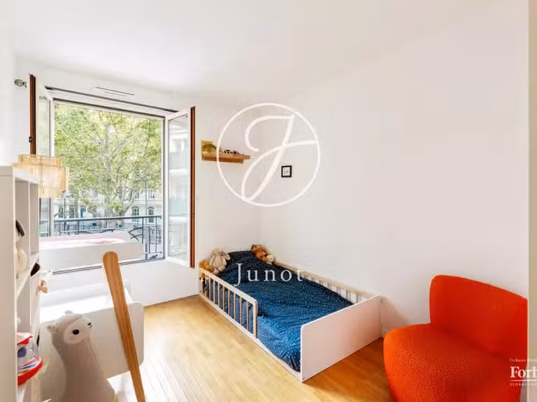 Appartement Paris 18e - 3 chambres - 91m²