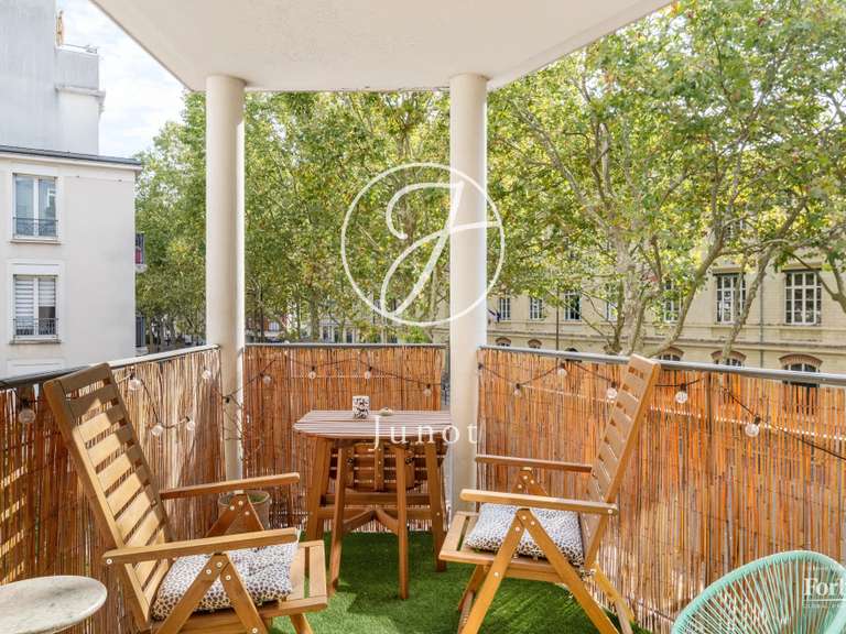 Appartement Paris 18e - 3 chambres - 91m²