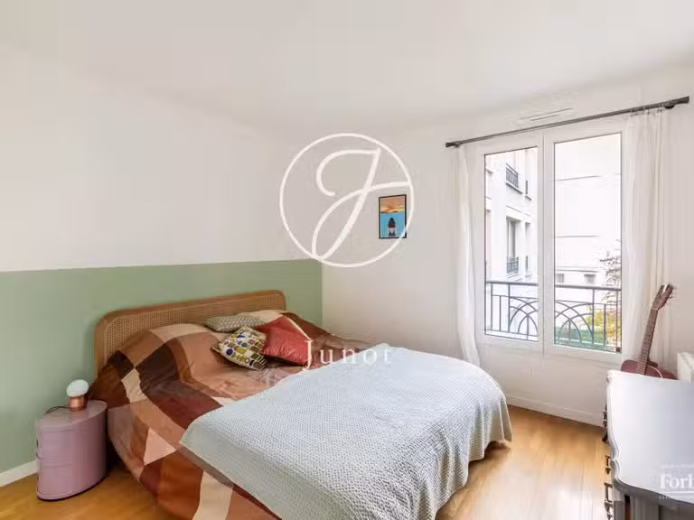 Appartement Paris 18e - 3 chambres - 91m²