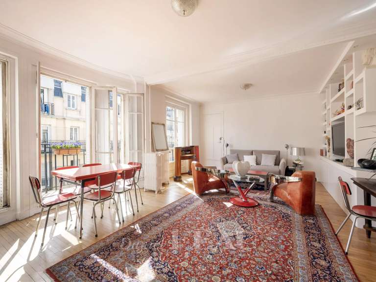 Appartement Paris 18e - 2 chambres - 96m²