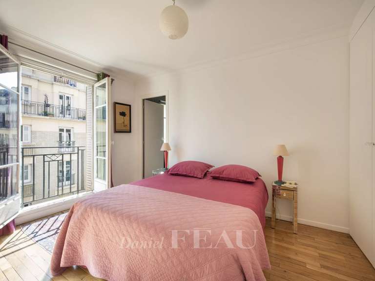 Appartement Paris 18e - 2 chambres - 96m²
