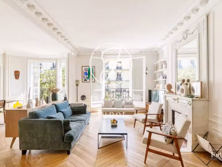 Appartement Paris 18e - 2 chambres - 100m²