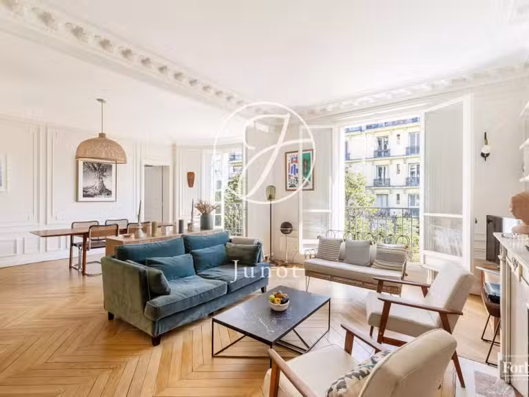 Appartement Paris 18e - 2 chambres - 100m²