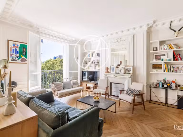 Appartement Paris 18e - 2 chambres - 100m²