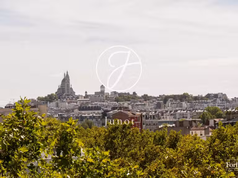 Appartement Paris 18e - 3 chambres - 122m²