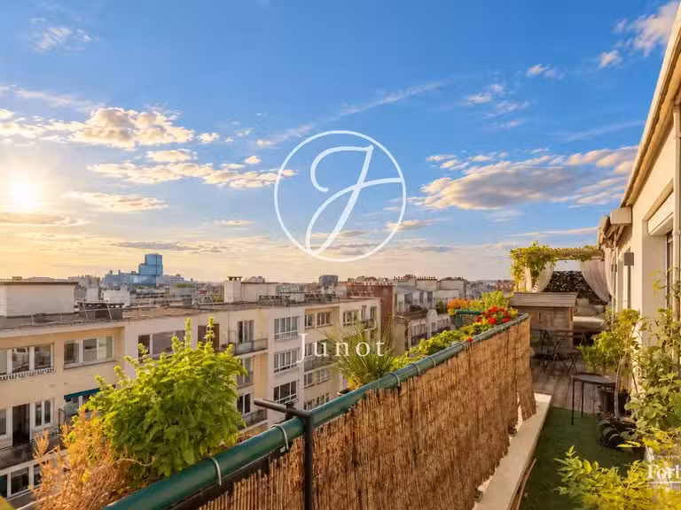 Appartement Paris 18e - 3 chambres - 80m²