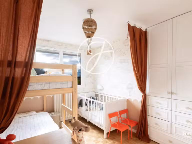 Appartement Paris 18e - 3 chambres - 80m²