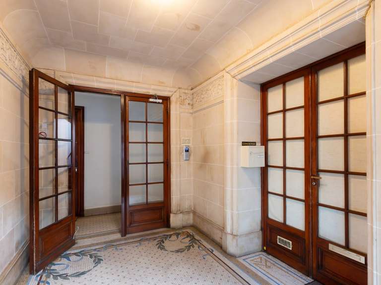 Appartement Paris 18e - 3 chambres - 110m²