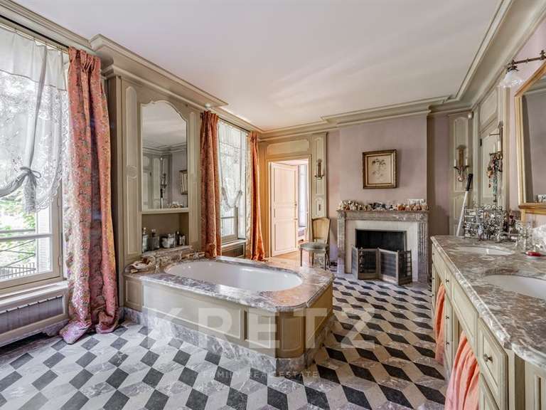 Hôtel particulier Paris 18e - 4 chambres - 390m²