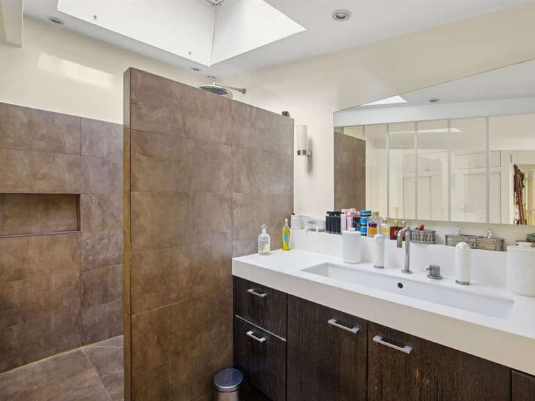 Maison Paris 18e - 4 chambres - 240m²