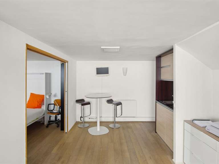 Maison Paris 18e - 4 chambres - 240m²