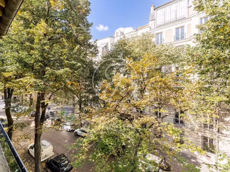 House Paris 18e - 4 bedrooms - 270m²