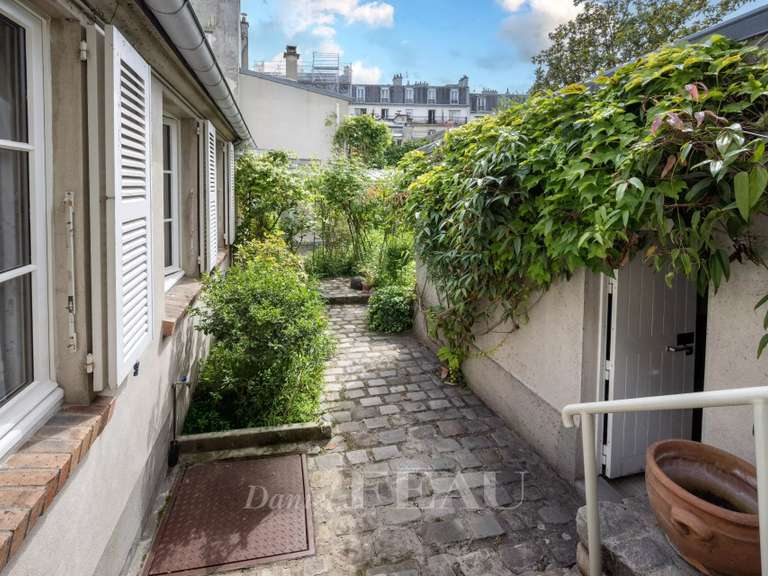 House Paris 18e - 3 bedrooms - 220m²