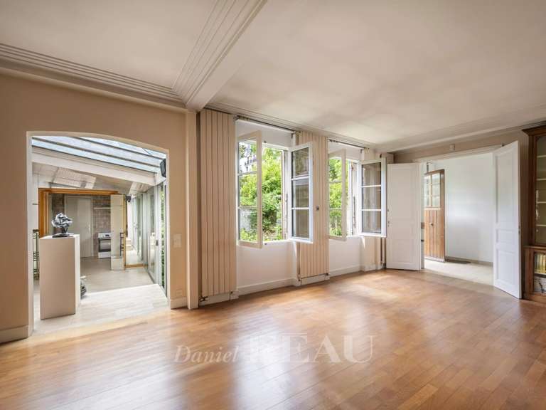 House Paris 18e - 3 bedrooms - 220m²