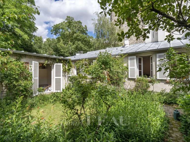 House Paris 18e - 3 bedrooms - 220m²