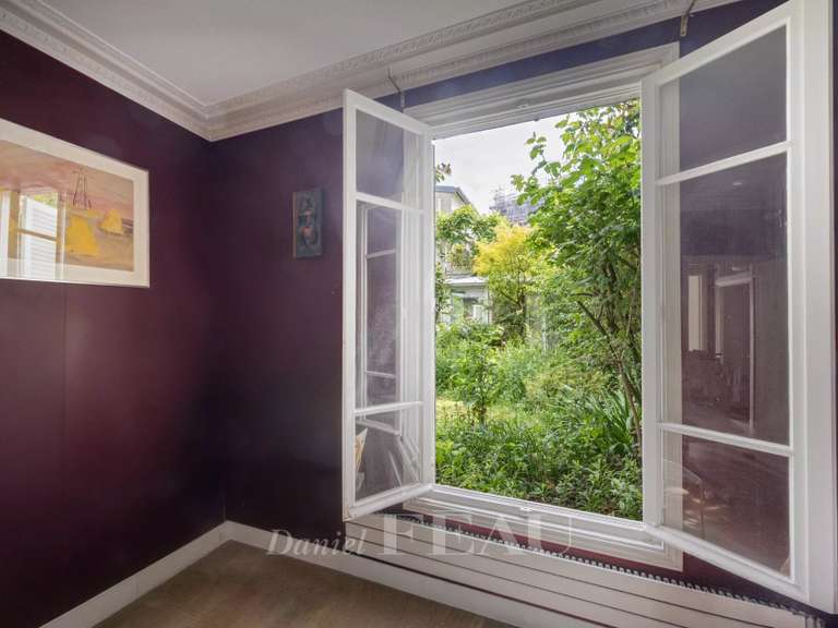 House Paris 18e - 3 bedrooms - 220m²