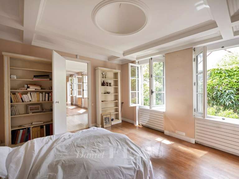 House Paris 18e - 3 bedrooms - 220m²